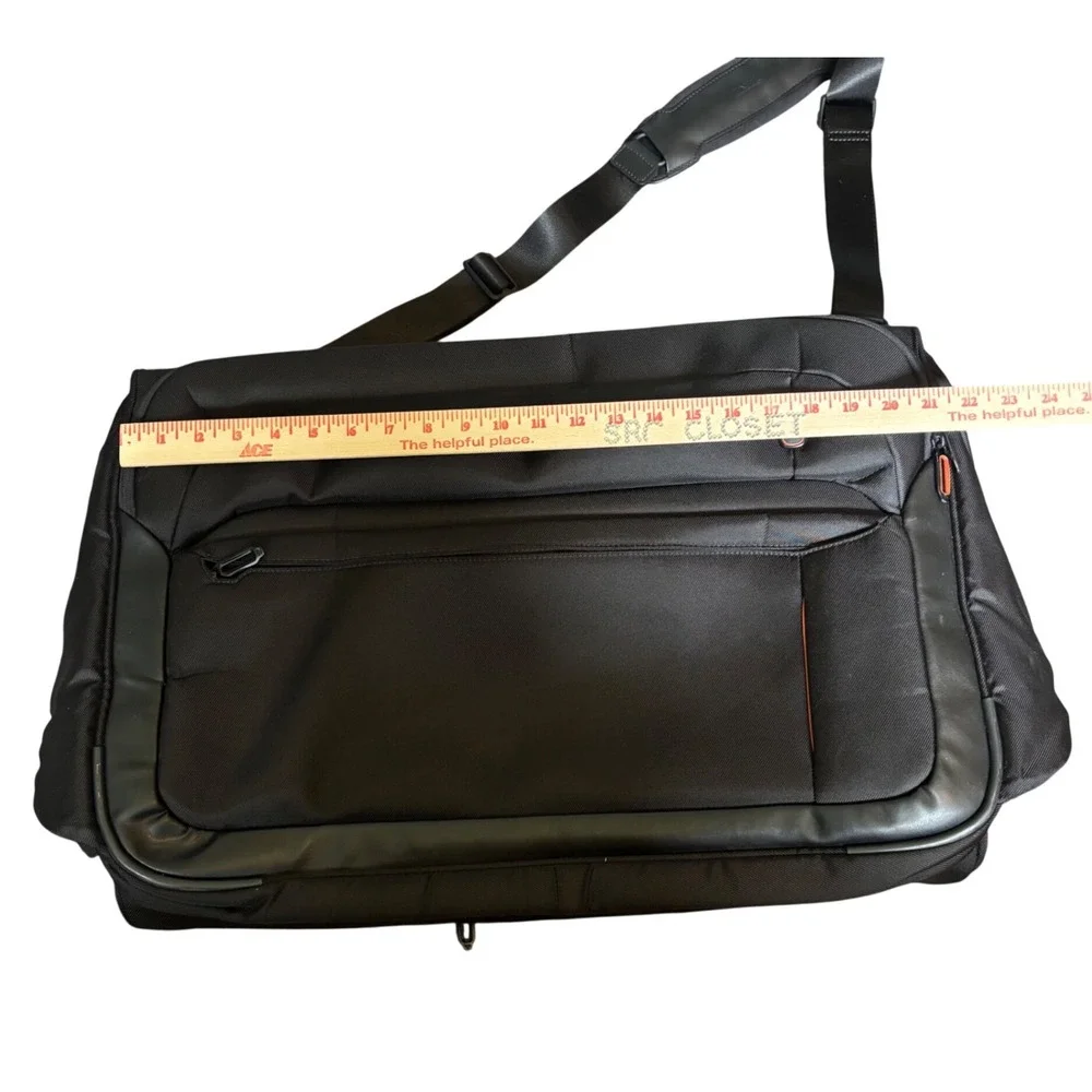 Tumi T-Tech Black Ballistic Nylon Tri-Fold Garment Bag Travel Suit Carrier